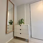 דירה Stylish Flat - Lush Garden Views *