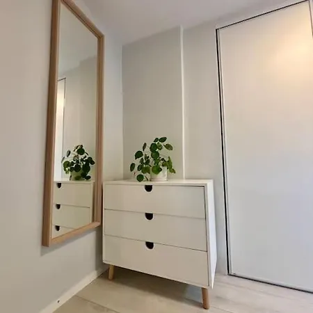 Apartament Stylish Flat - Lush Garden Views *