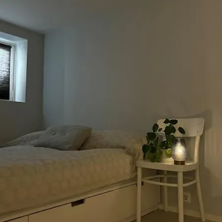 Stylish Flat - Lush Garden Views *