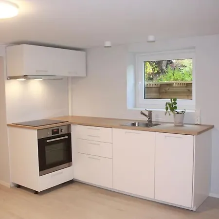 Stylish Flat - Lush Garden Views * Oslo